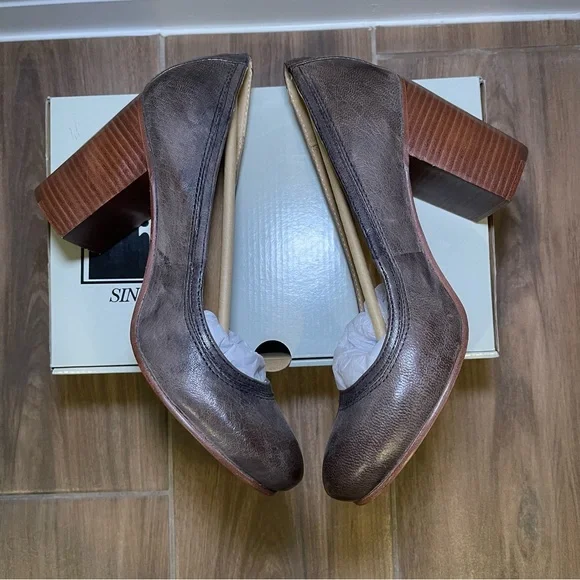 Frye Carson Leather Block Heel Pump, Slate Brown, size 10 - Picture 6 of 9